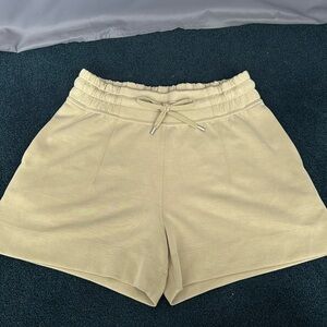 Lululemon soft stream shorts